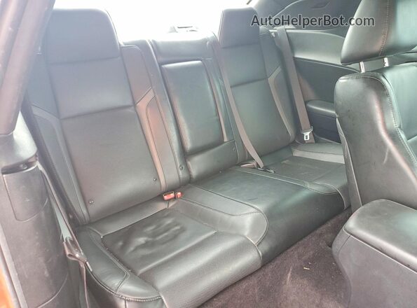 2C3CDZAG0GH250317 2016 DODGE CHALLENGER Red Հետևի նստատեղերի տեսք