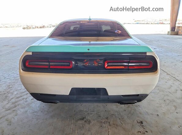 2C3CDZAG0JH202324 2018 DODGE CHALLENGER White Widok z tyłu