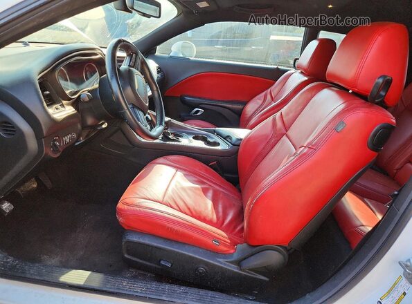 2C3CDZAG1GH309746 2016 DODGE CHALLENGER White Front interior view
