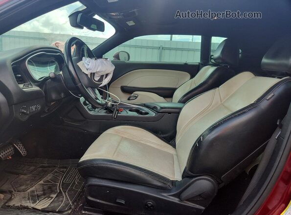 2C3CDZAG1JH202266 2018 DODGE CHALLENGER Burgundy Front interior view