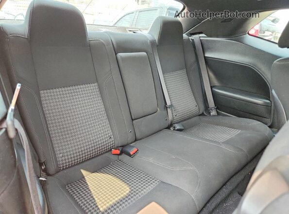 2C3CDZAG1KH618352 2019 DODGE CHALLENGER Red უკანა სავარძლების ხედი