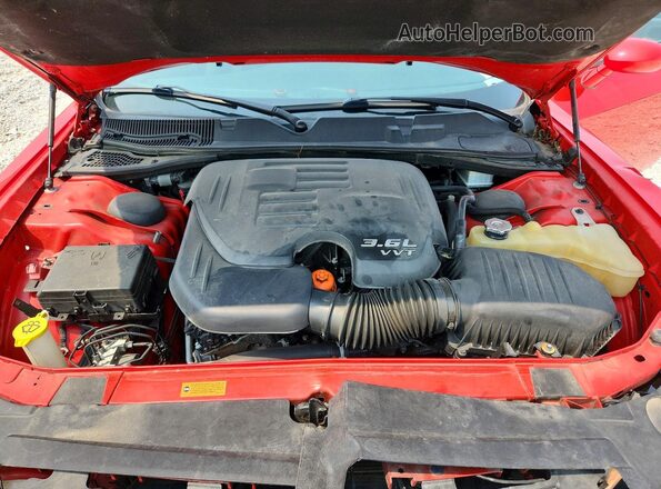 2C3CDZAG1KH618352 2019 DODGE CHALLENGER Red უკანა სალონის ხედი