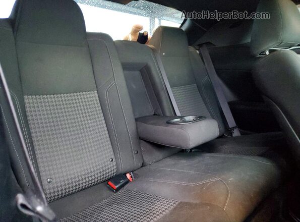 2C3CDZAG1KH632414 2019 DODGE CHALLENGER Серебряный Вид задних сидений