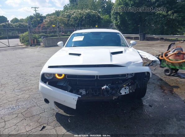 2C3CDZAG1KH691172 2019 DODGE CHALLENGER White Вид панелі приладів
