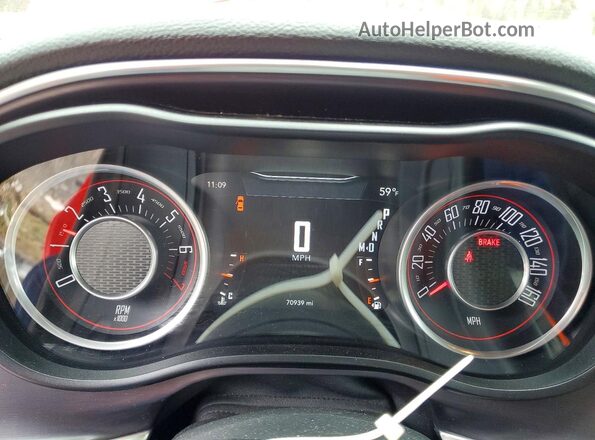 2C3CDZAG2GH130759 2016 DODGE CHALLENGER Красный Вид щитка приборов
