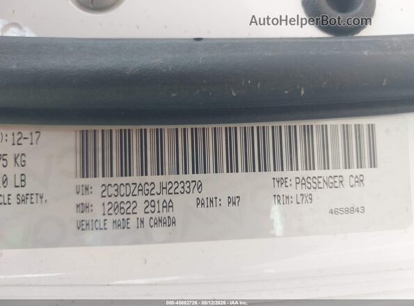 2C3CDZAG2JH223370 2018 DODGE CHALLENGER White Widok komory silnika