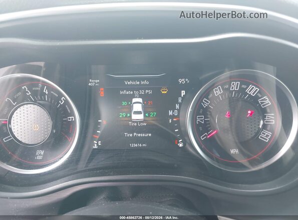 2C3CDZAG2JH223370 2018 DODGE CHALLENGER White Widok tylnych siedzeń