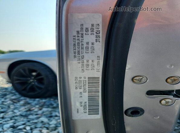 2C3CDZAG2JH246728 2018 DODGE CHALLENGER Silver Vista del compartimento del motor