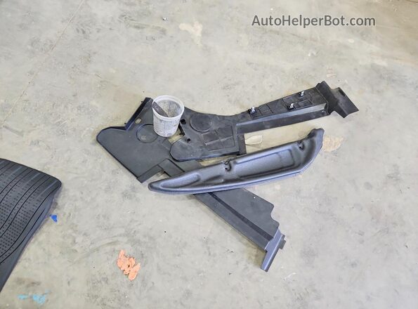 2C3CDZAG2KH525789 2019 DODGE CHALLENGER Gray Engine compartment view