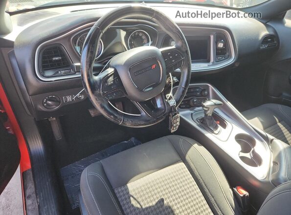 2C3CDZAG3KH606722 2019 DODGE CHALLENGER Red Vista del salpicadero