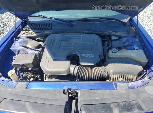 2C3CDZAG4JH199511 2018 DODGE CHALLENGER Blue Widok wnętrza z tyłu