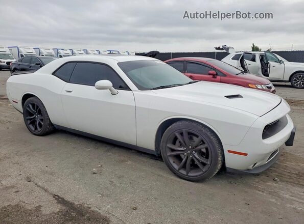 2C3CDZAG4JH334308 2018 DODGE CHALLENGER Белый Передняя правая четверть