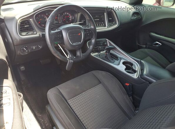2C3CDZAG4KH691716 2019 DODGE CHALLENGER Бордовый Вид панели приборов