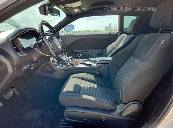 2C3CDZAG4MH573507 2021 DODGE CHALLENGER Серебряный Вид салона спереди