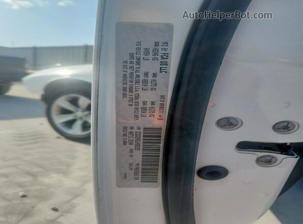 2C3CDZAG5JH305335 2018 DODGE CHALLENGER White Widok komory silnika
