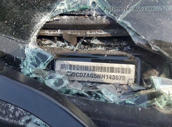 2C3CDZAG5NH143678 2022 DODGE CHALLENGER Black Widok komory silnika