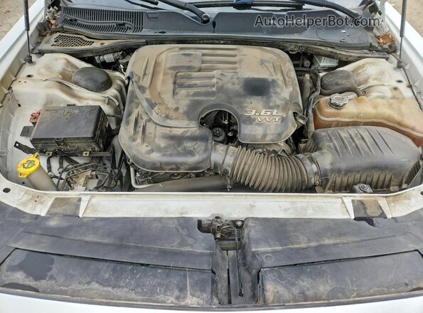 2C3CDZAG6JH228295 2018 DODGE CHALLENGER White Vista interior trasera