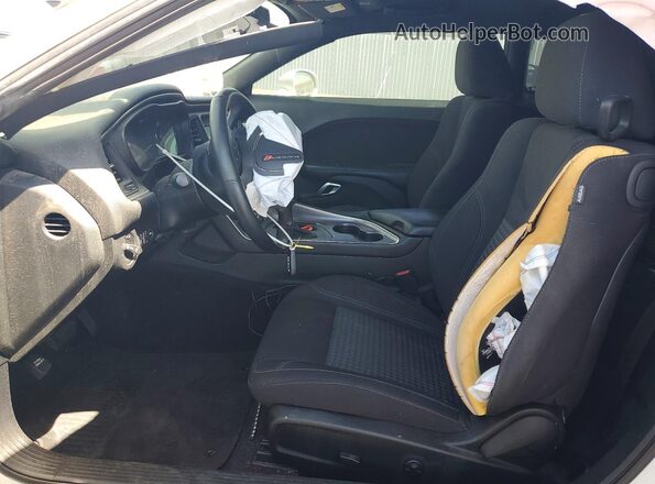 2C3CDZAG6JH288514 2018 DODGE CHALLENGER White Front interior view