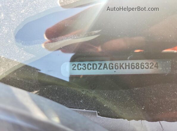 2C3CDZAG6KH686324 2019 DODGE CHALLENGER Red Vista del compartimento del motor