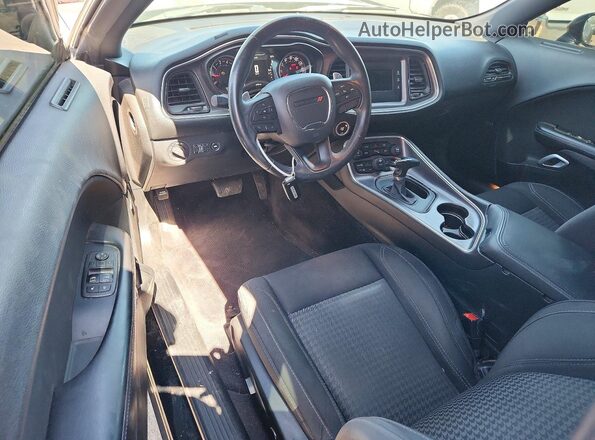 2C3CDZAG7HH613231 2017 DODGE CHALLENGER Black Dashboard view