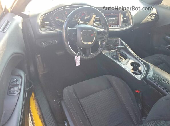 2C3CDZAG7HH636430 2017 DODGE CHALLENGER Yellow Առջևի վահանակի տեսք