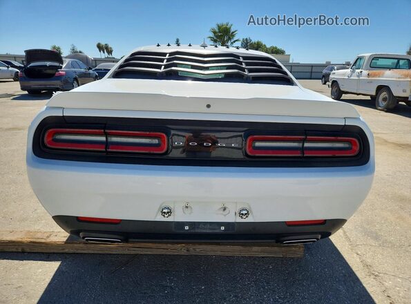 2C3CDZAG7JH259393 2018 DODGE CHALLENGER White Հետևի տեսք