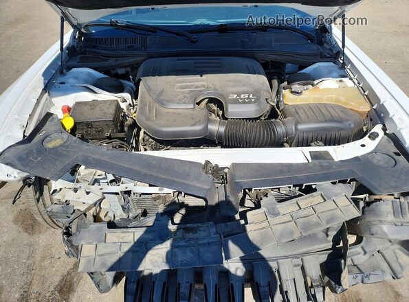 2C3CDZAG7JH259393 2018 DODGE CHALLENGER White Սալոնի հետևի տեսք