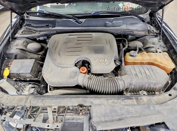 2C3CDZAG7JH276887 2018 DODGE CHALLENGER Black Սալոնի հետևի տեսք