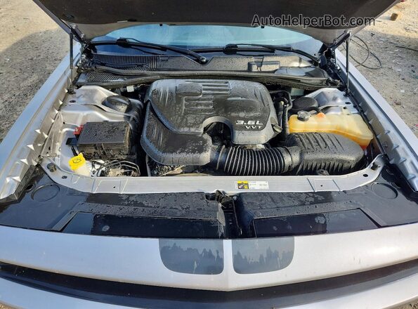 2C3CDZAG8GH168559 2016 DODGE CHALLENGER Silver Вид задньої частини салону