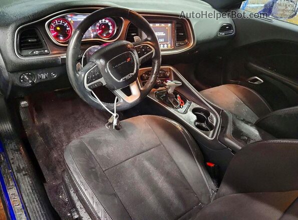 2C3CDZAG8JH252209 2018 DODGE CHALLENGER Синий Вид панели приборов