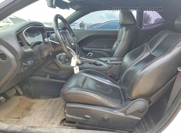 2C3CDZAG8JH282522 2018 DODGE CHALLENGER White Front interior view