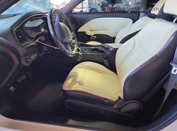 2C3CDZAG9GH202525 2016 DODGE CHALLENGER White წინა სალონის ხედი