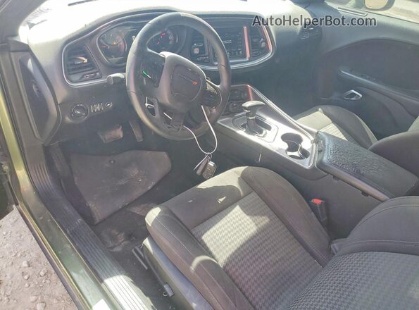 2C3CDZAG9JH153351 2018 DODGE CHALLENGER Зеленый Вид панели приборов