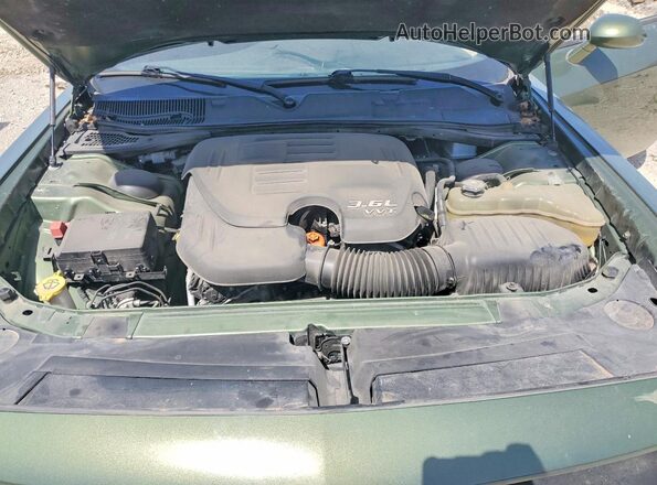 2C3CDZAG9JH153351 2018 DODGE CHALLENGER Зеленый Вид задней части салона
