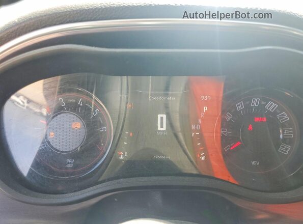 2C3CDZAG9JH153351 2018 DODGE CHALLENGER Зеленый Вид щитка приборов
