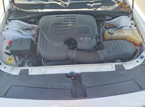 2C3CDZAG9KH752400 2019 DODGE CHALLENGER Белый Вид задней части салона