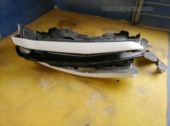 2C3CDZAG9PH562992 2023 DODGE CHALLENGER White Vista del compartimento del motor