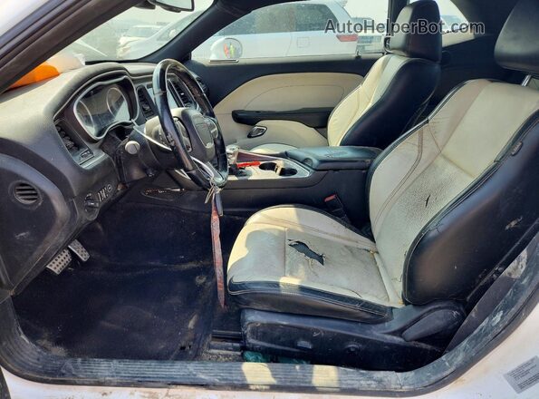 2C3CDZAGXGH331485 2016 DODGE CHALLENGER White Widok wnętrza z przodu