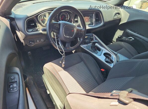 2C3CDZBT0HH555281 2017 DODGE CHALLENGER Белый Вид панели приборов