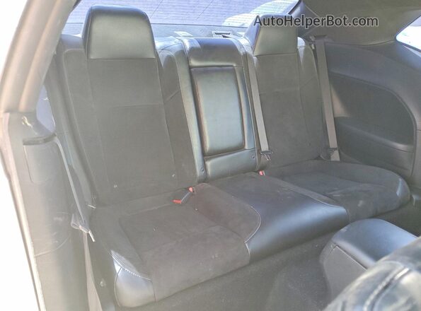 2C3CDZBT0LH179836 2020 DODGE CHALLENGER White Հետևի նստատեղերի տեսք