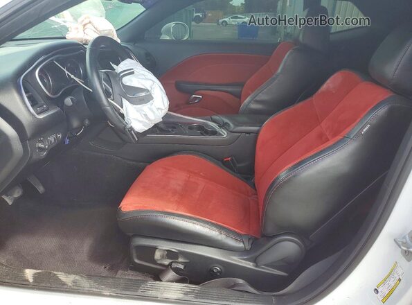 2C3CDZBT1JH202456 2018 DODGE CHALLENGER White Սալոնի դիմացի տեսք