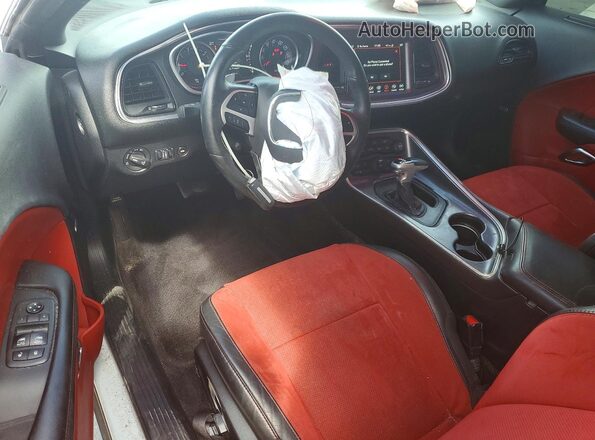 2C3CDZBT1JH202456 2018 DODGE CHALLENGER White Առջևի վահանակի տեսք