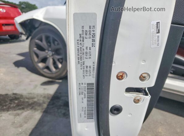 2C3CDZBT1JH202456 2018 DODGE CHALLENGER White VIN կոդի պիտակի տեսք