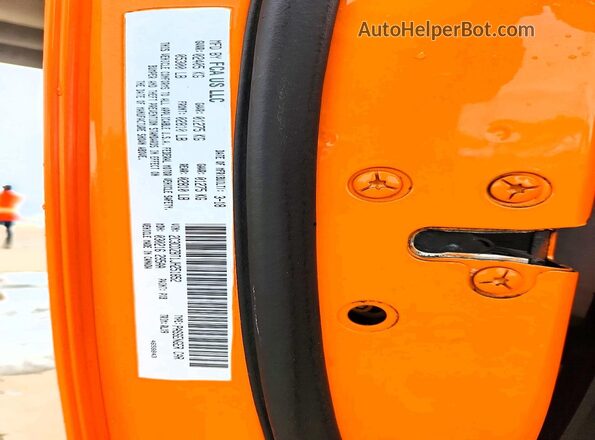 2C3CDZBT1JH251852 2018 DODGE CHALLENGER Orange ძრავის განყოფილების ხედი