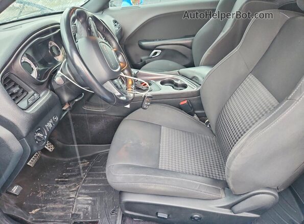 2C3CDZBT1JH328025 2018 DODGE CHALLENGER Blue Вид салону спереду