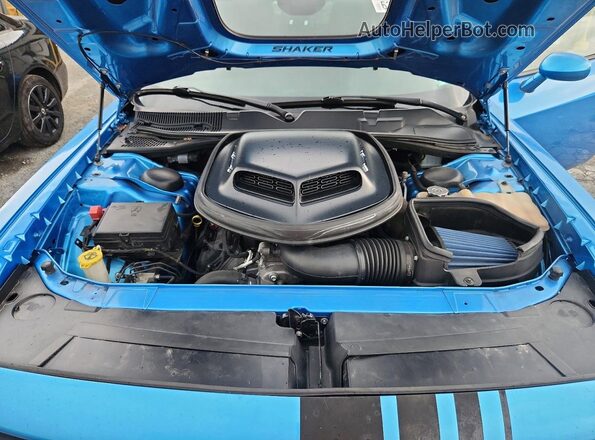 2C3CDZBT1JH328025 2018 DODGE CHALLENGER Blue Вид задньої частини салону