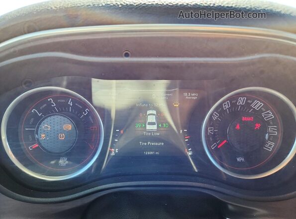 2C3CDZBT3HH640132 2017 DODGE CHALLENGER Red Instrument cluster view