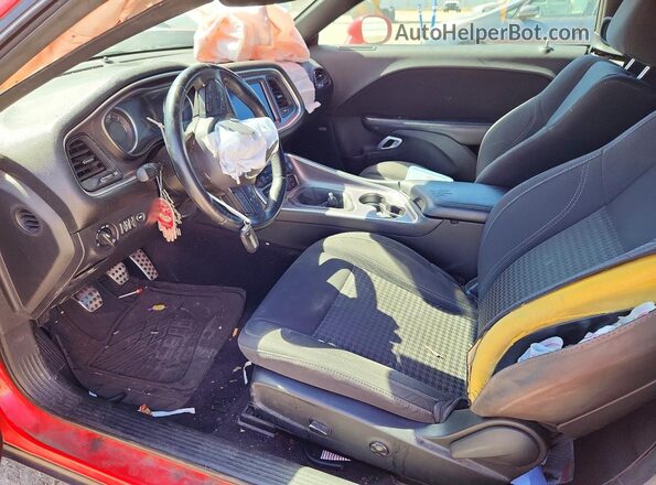 2C3CDZBT3HH640132 2017 DODGE CHALLENGER Red Front interior view