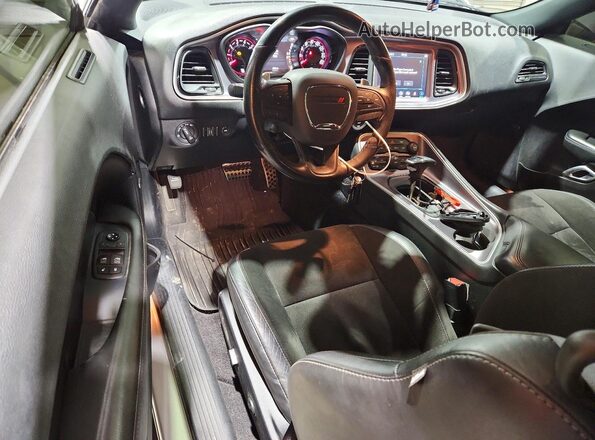 2C3CDZBT3KH708937 2019 DODGE CHALLENGER Silver Առջևի վահանակի տեսք