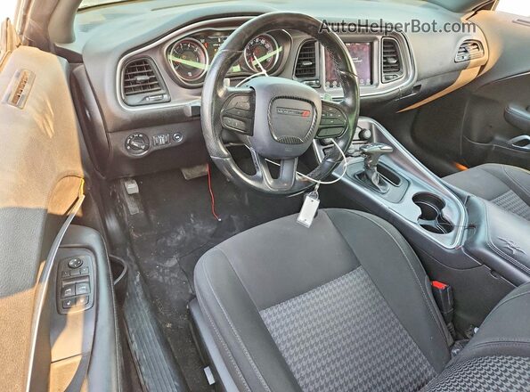 2C3CDZBT3LH125267 2020 DODGE CHALLENGER Black Dashboard view